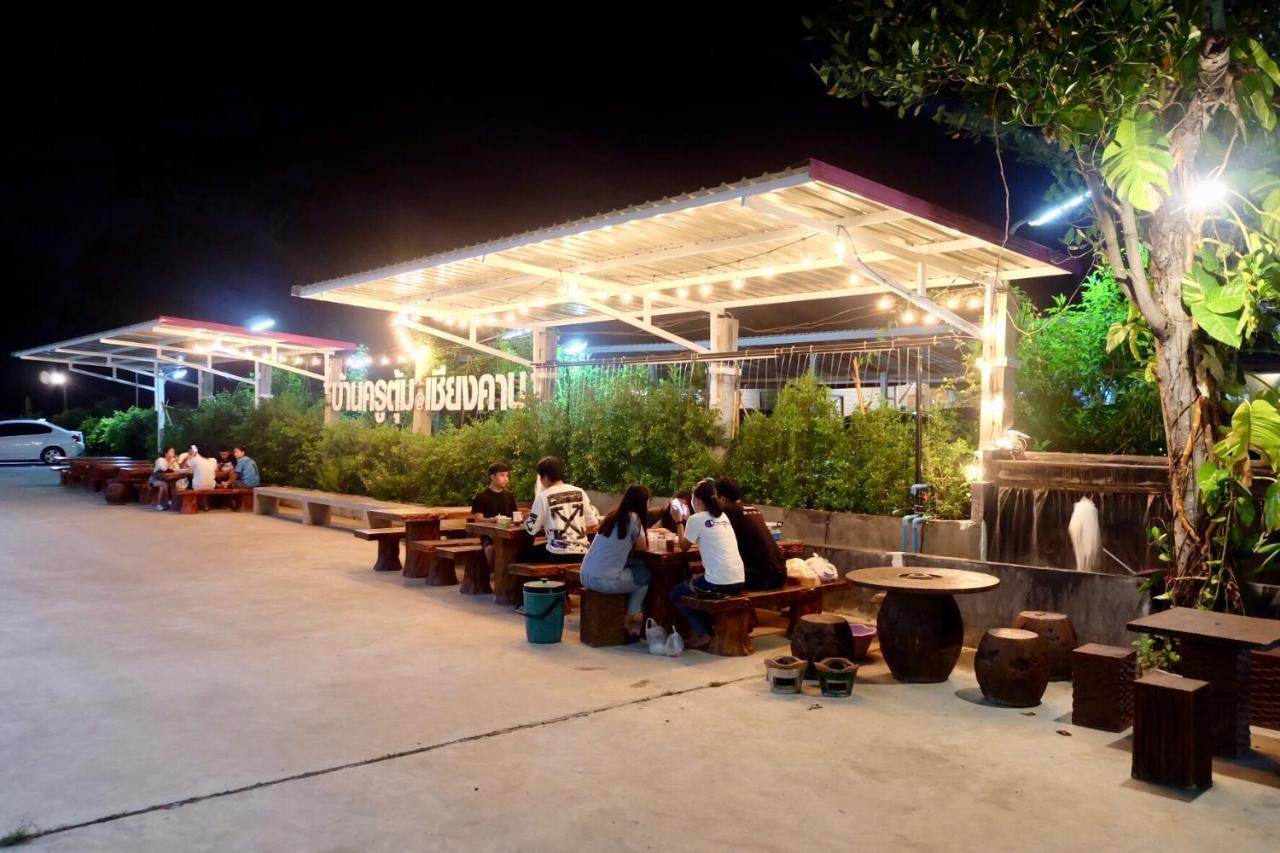 Baan Krutoom Hotel Chiangkhan Chiang Khan Bagian luar foto