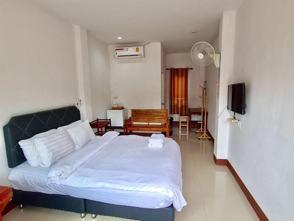 Baan Krutoom Hotel Chiangkhan Chiang Khan Bagian luar foto